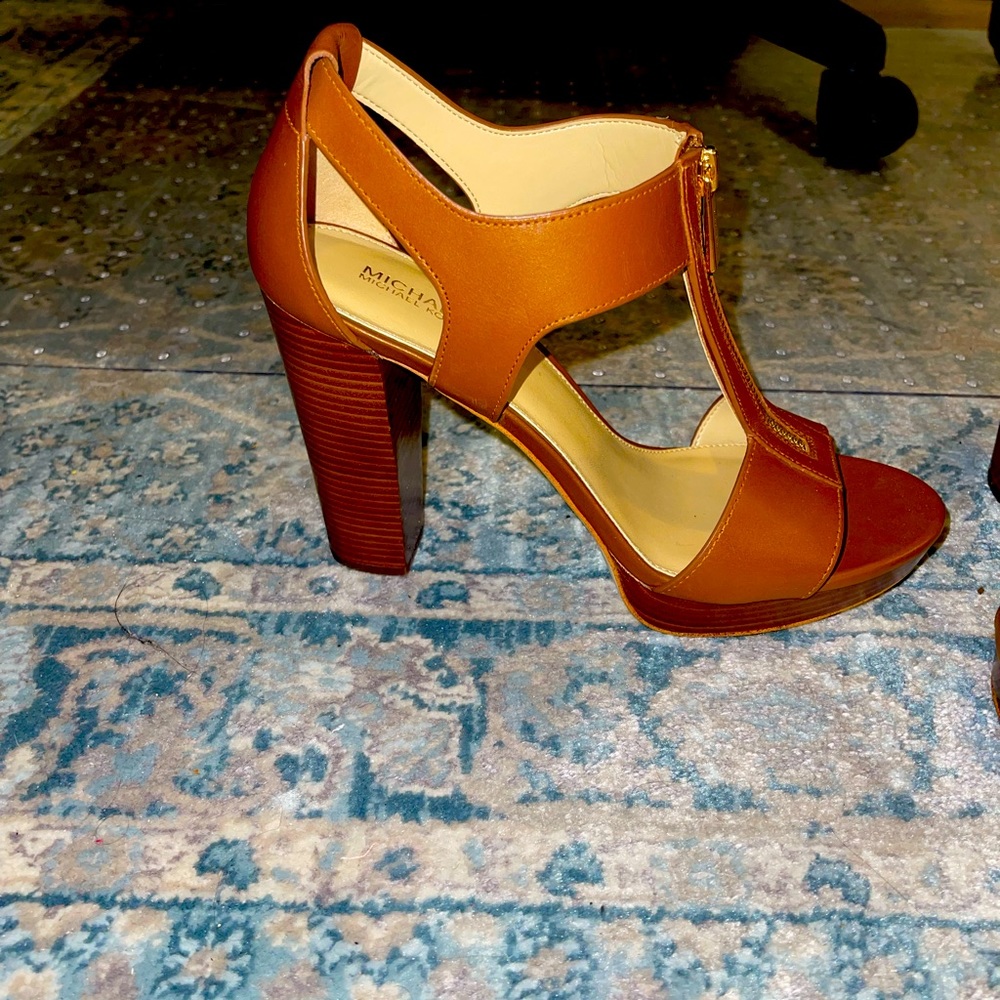 Michael Kors Berkley Lock Sandals